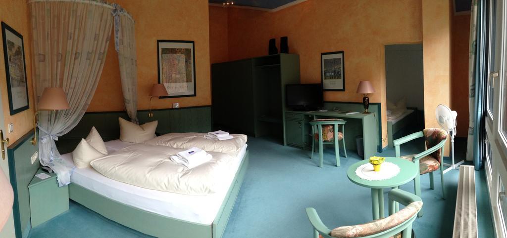 Hotel Reifenstein Kleinbartloff Esterno foto