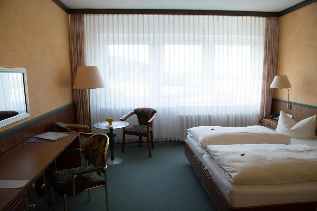 Hotel Reifenstein Kleinbartloff Esterno foto