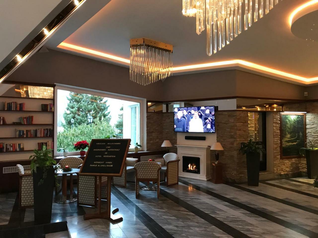 Hotel Reifenstein Kleinbartloff Esterno foto