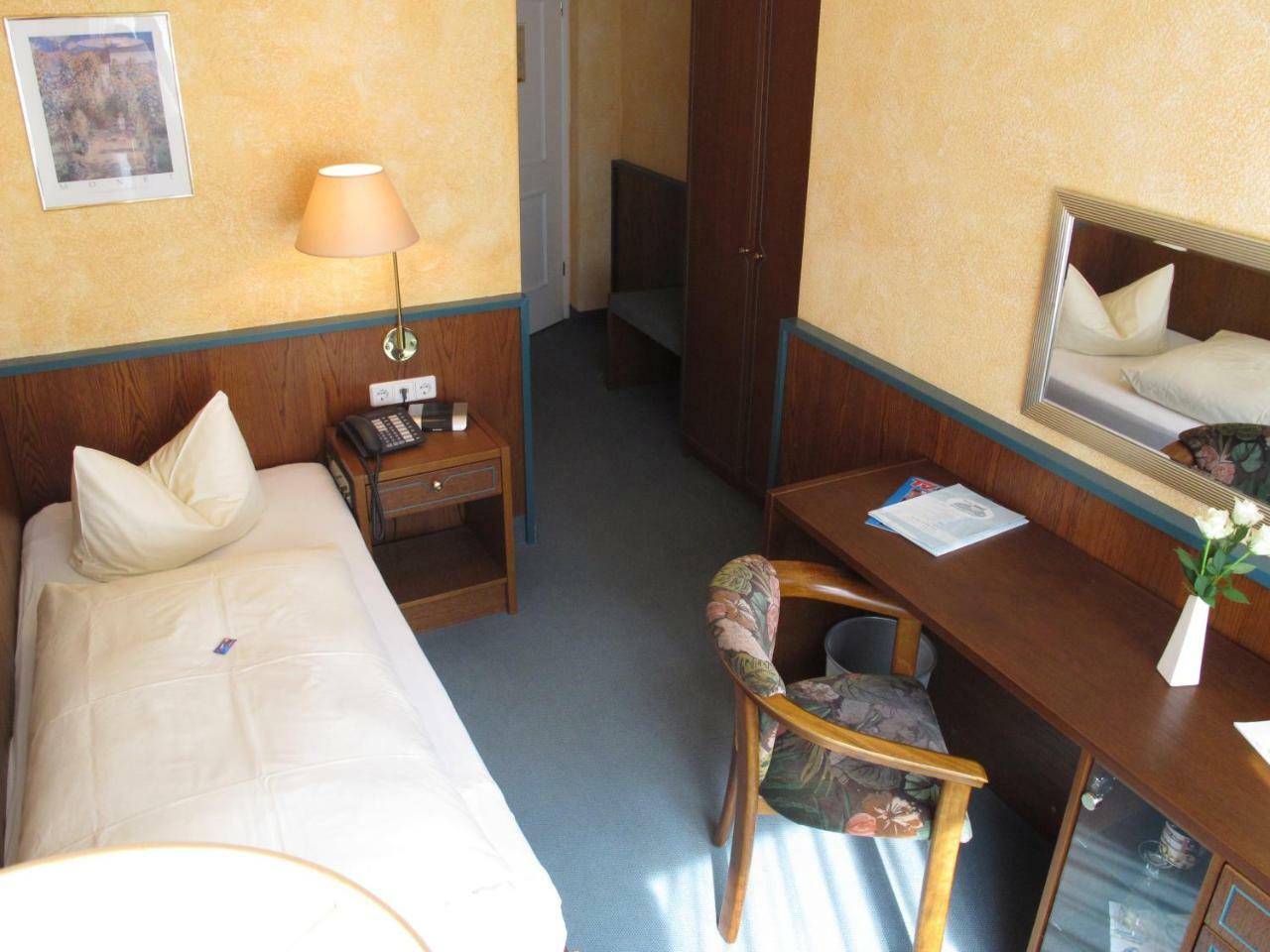 Hotel Reifenstein Kleinbartloff Esterno foto